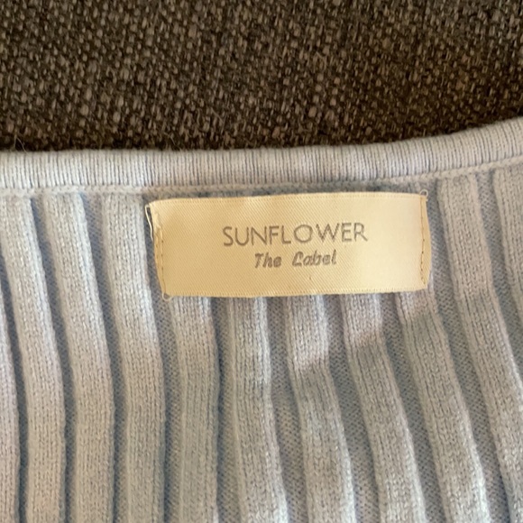 Aritzia blouse! - Picture 4 of 4